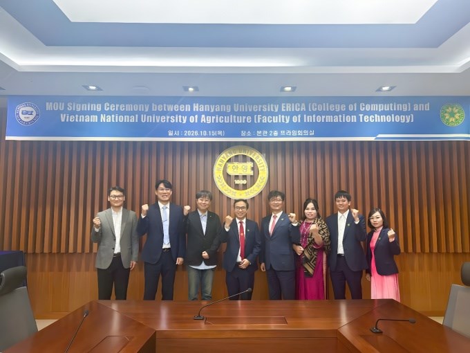 Kết nối tri thức, mở rộng hợp tác quốc tế: Khoa CNTT ký kết MOU với Đại học Hanyang ERICA, Hàn Quốc